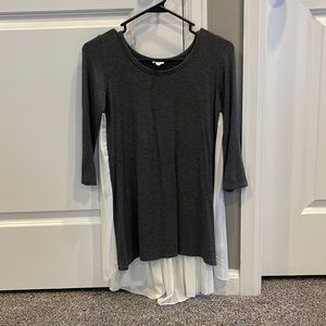 5/$25 Women’s flowy top